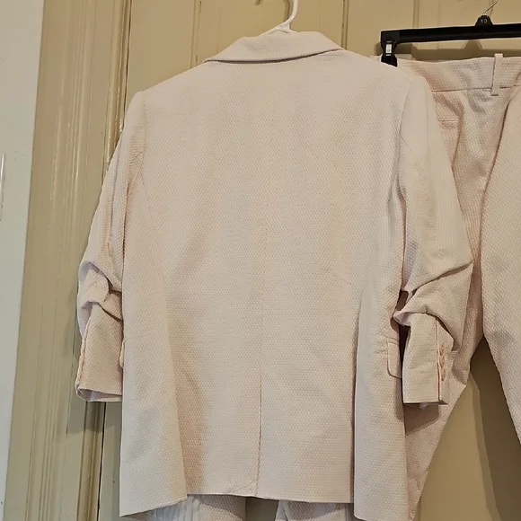 DKNY Soft Pink Textured Blazer - Picture 9 of 9